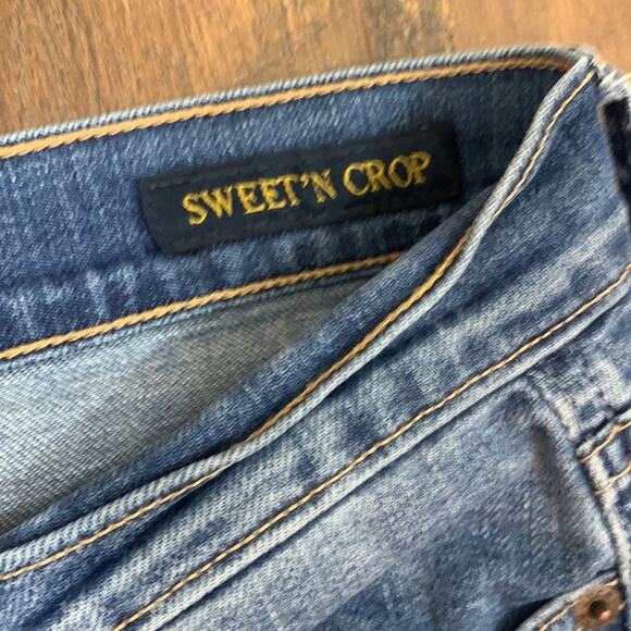 Lucky Brand Sweet’N Crop Back Flap Pocket Jeans - Picture 3 of 7
